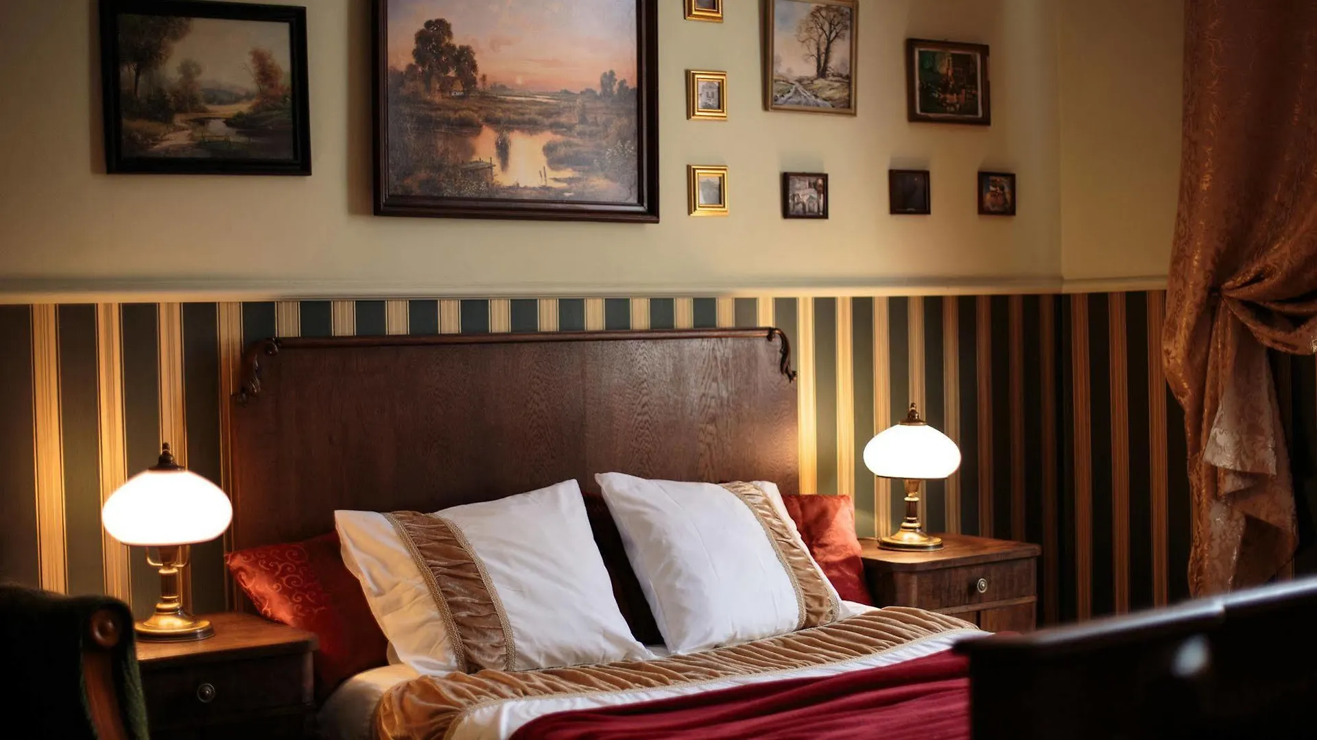 Boutique Apartments - City Center - Kazimierz Krakow 3*,